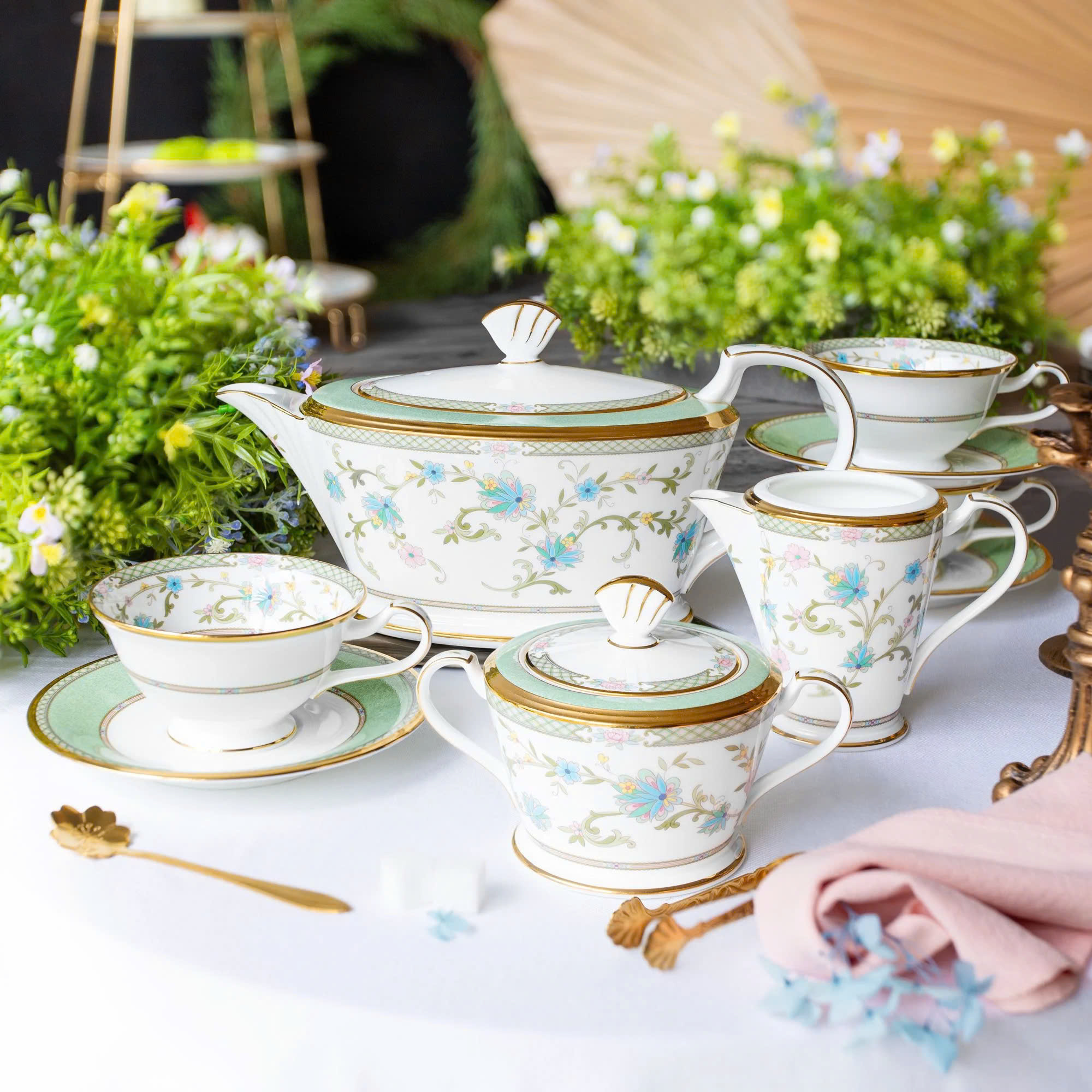 Hinh anh 4: Quy trinh lam gom su Noritake voi nghe nhan ti mi nan khuon va ve tay hoa van dac trung