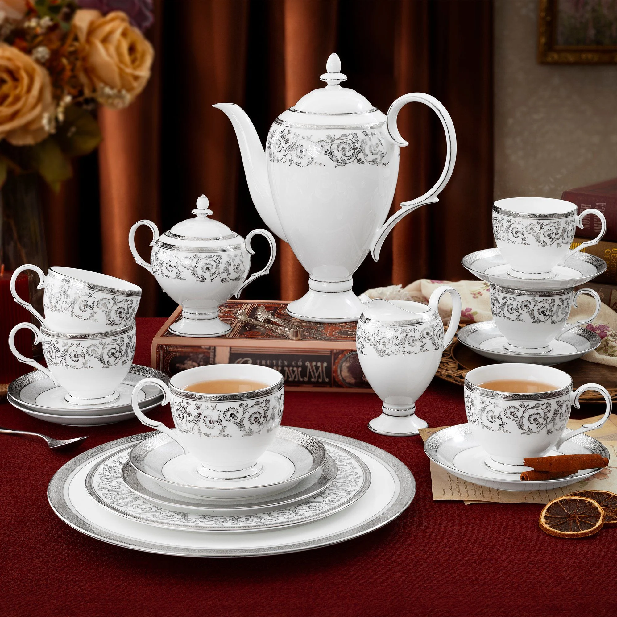 Hinh anh 4: Bo am tra Noritake voi vien kim loai va hoa tiet, the hien phong cach sang trong va hien dai