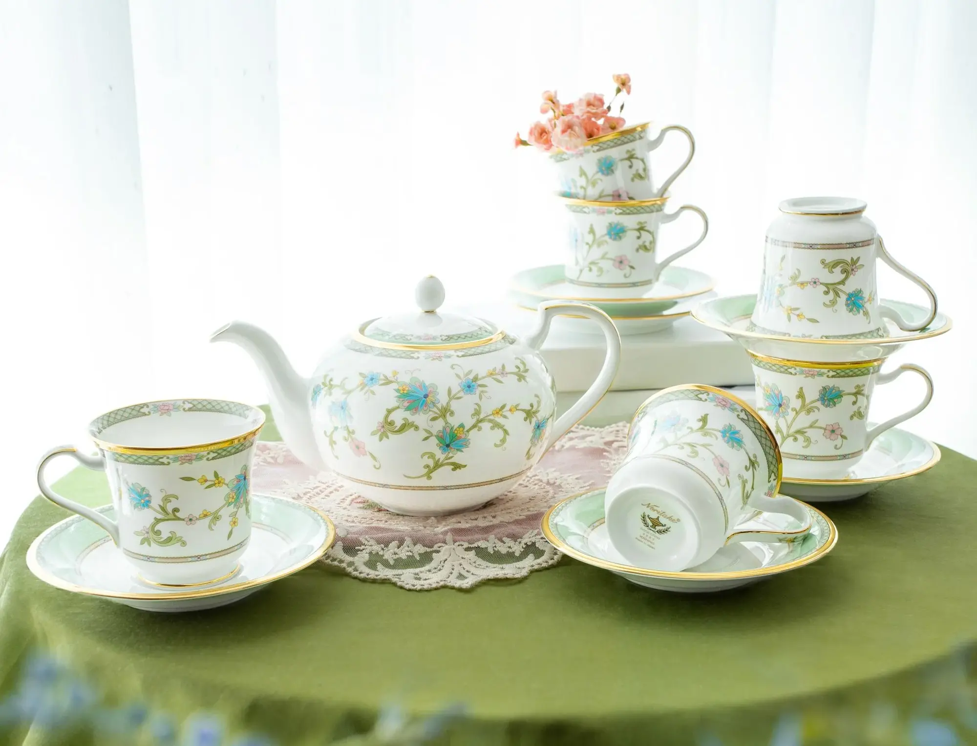 Bo am chen Noritake sang trong, mon qua ly tuong cho nguoi yeu tra