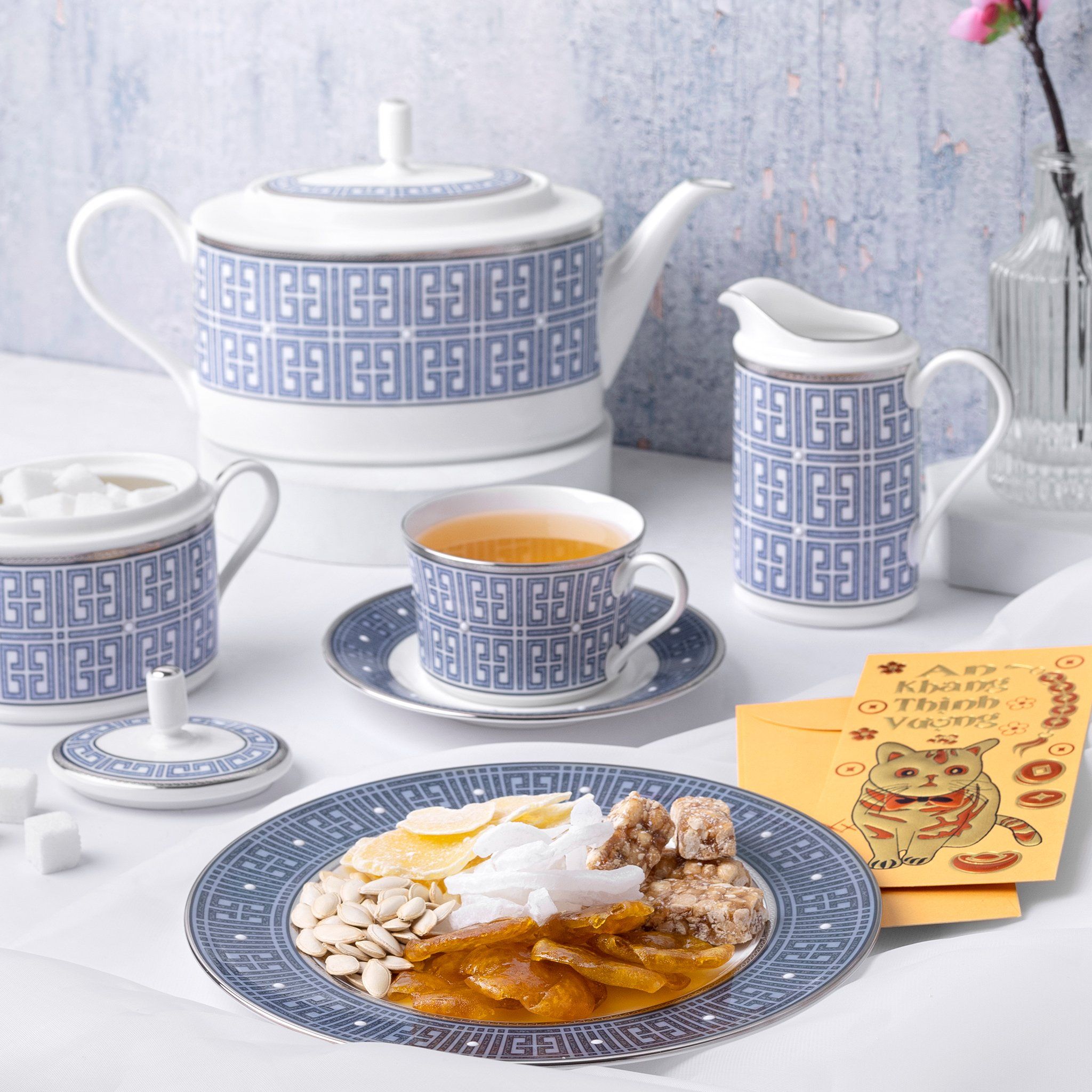 Hinh anh 2: Dia lon Noritake trang tri ban an sang trong voi mon an dam chat fine dining