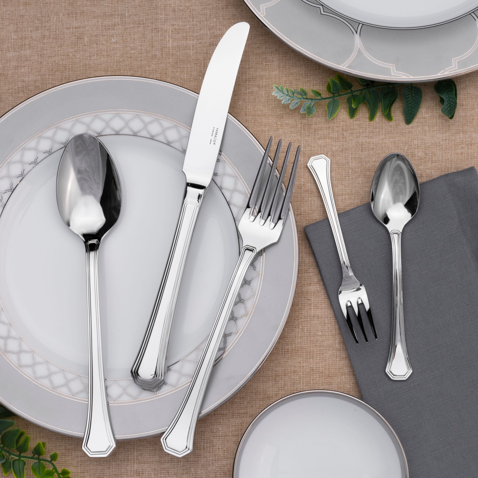 Hinh anh 5: Muong nia inox, ma vang, go va su hoan hao cho bat dia gom su Noritake