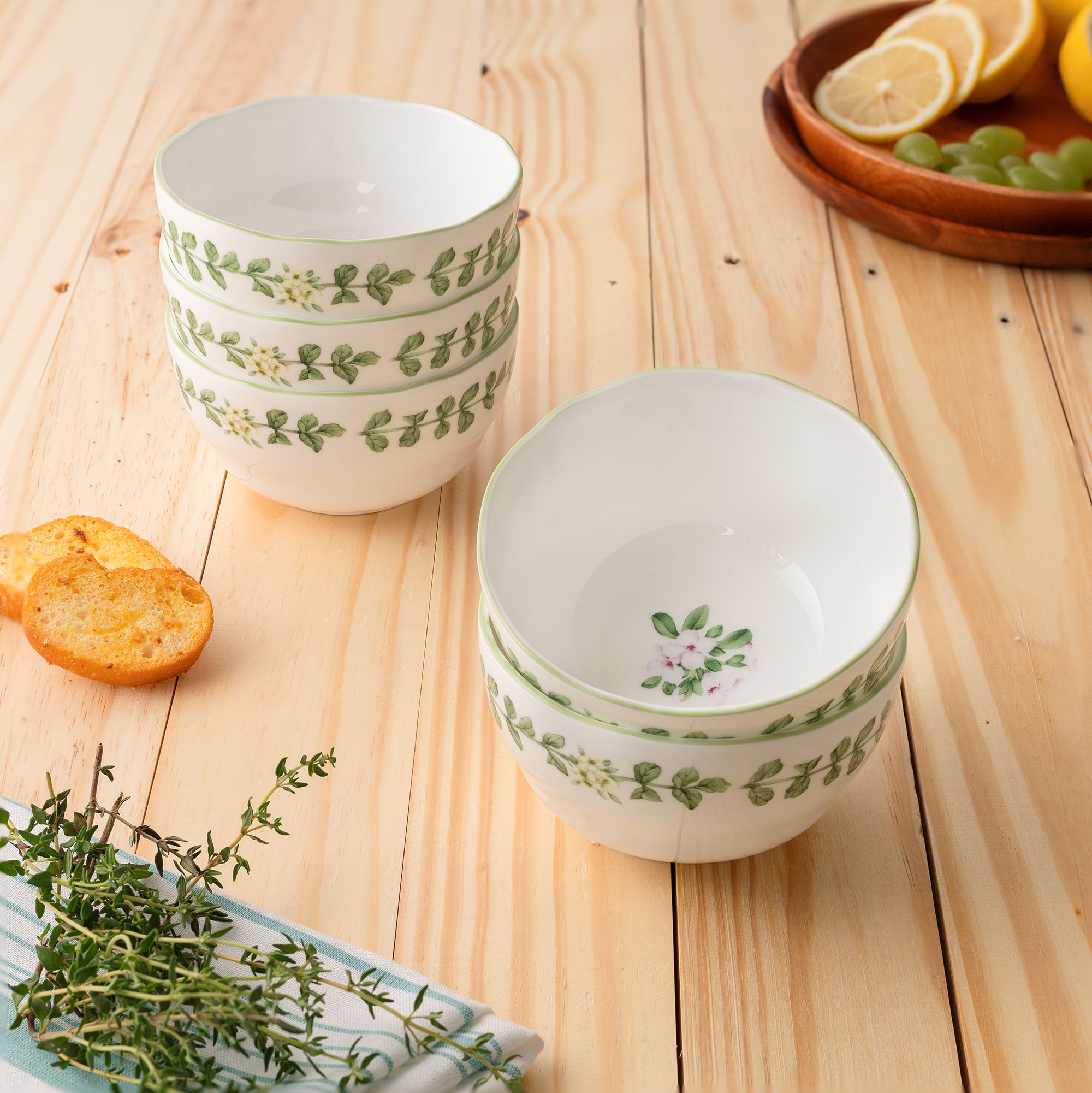 Hinh anh 1: Bo suu tap do su Noritake cho can bep hien dai, bao gom bat com, dia phang, tach tra, to sau long va dia cham.