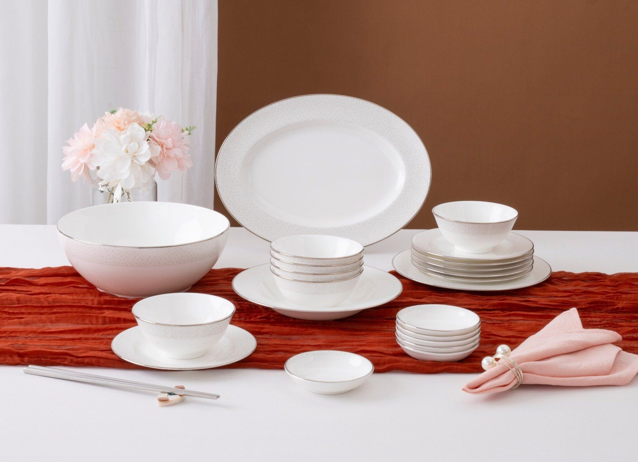 Chọn quà tân gia thanh lịch – Đồ sứ cao cấp thay lời chúc an cư