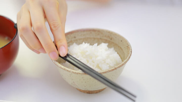 Những điều người Nhật không bao giờ làm với chén đĩa – và bạn cũng nên biết!