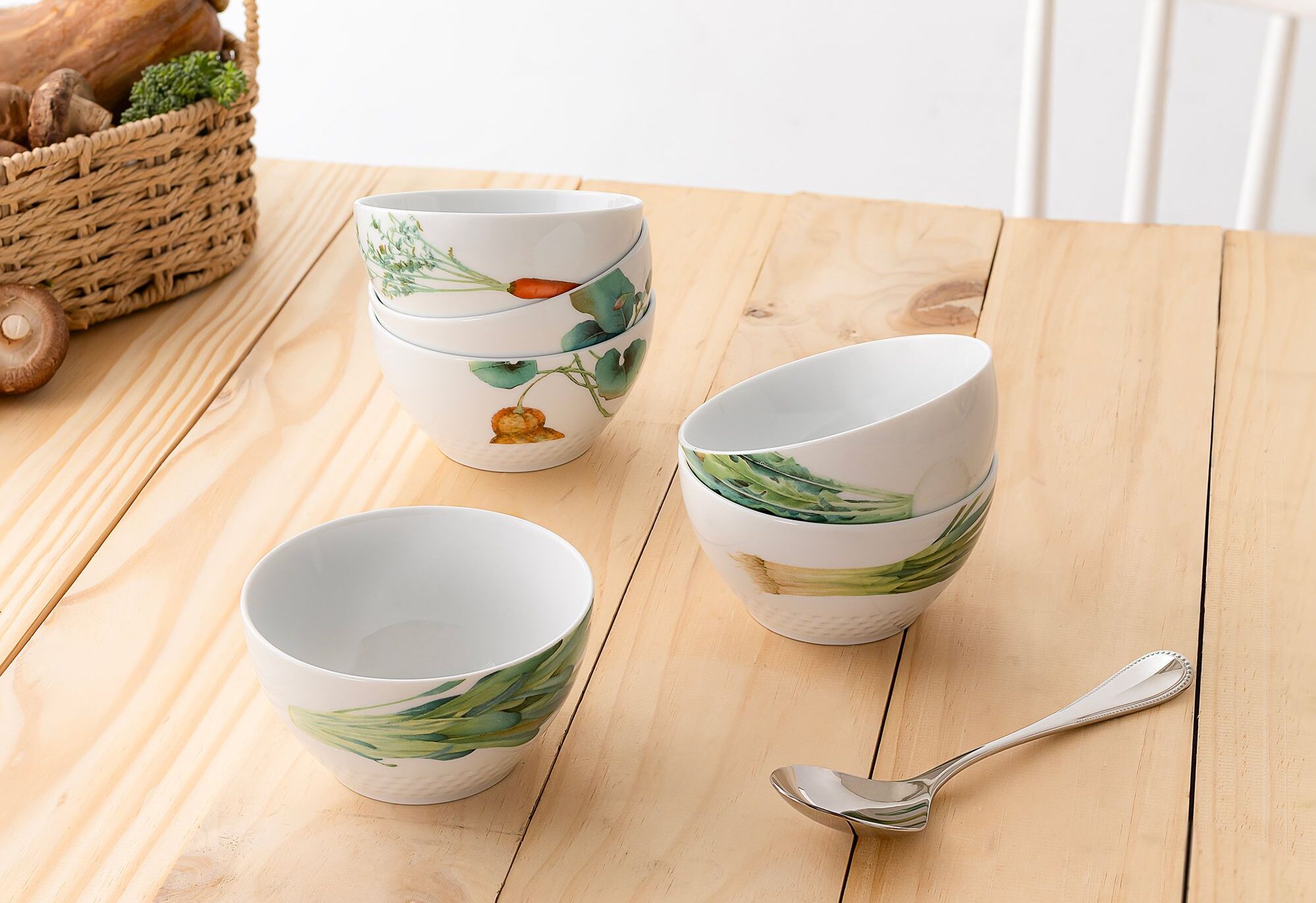 Bo bat dia Noritake voi mau sac tuoi sang va thiet ke an toan cho tre nho