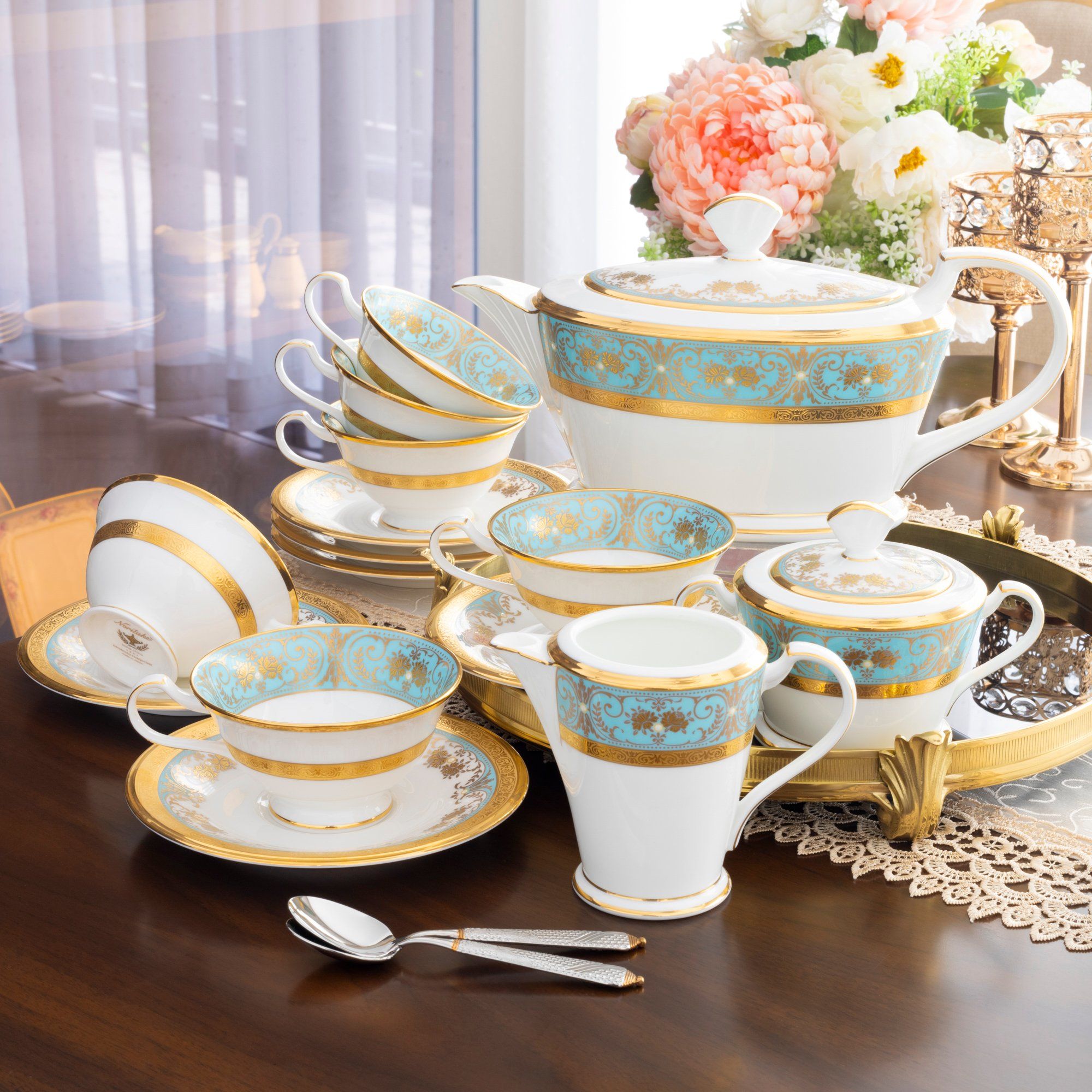 Bộ ấm chén uống trà sứ xương viền vàng 15 món (ấm 1.440ml, chén dáng loe 220ml) | Georgian Turquoise 4857J - T017A