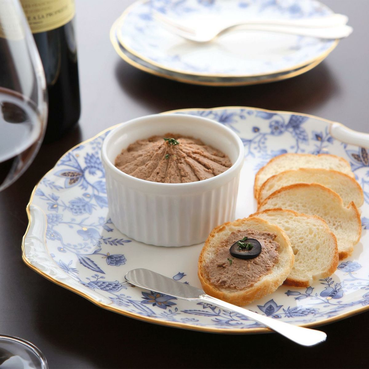 Chọn đĩa gốm sứ size nào cho món Âu và món Á?