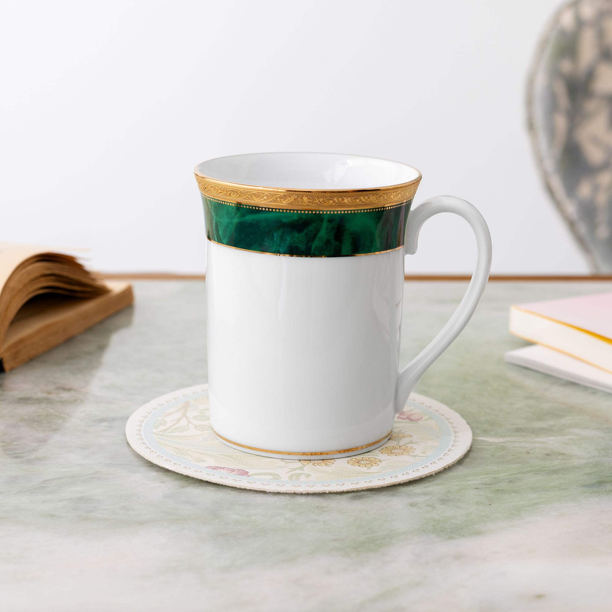 Rửa và vệ sinh ly sứ mạ vàng sao cho đúng?