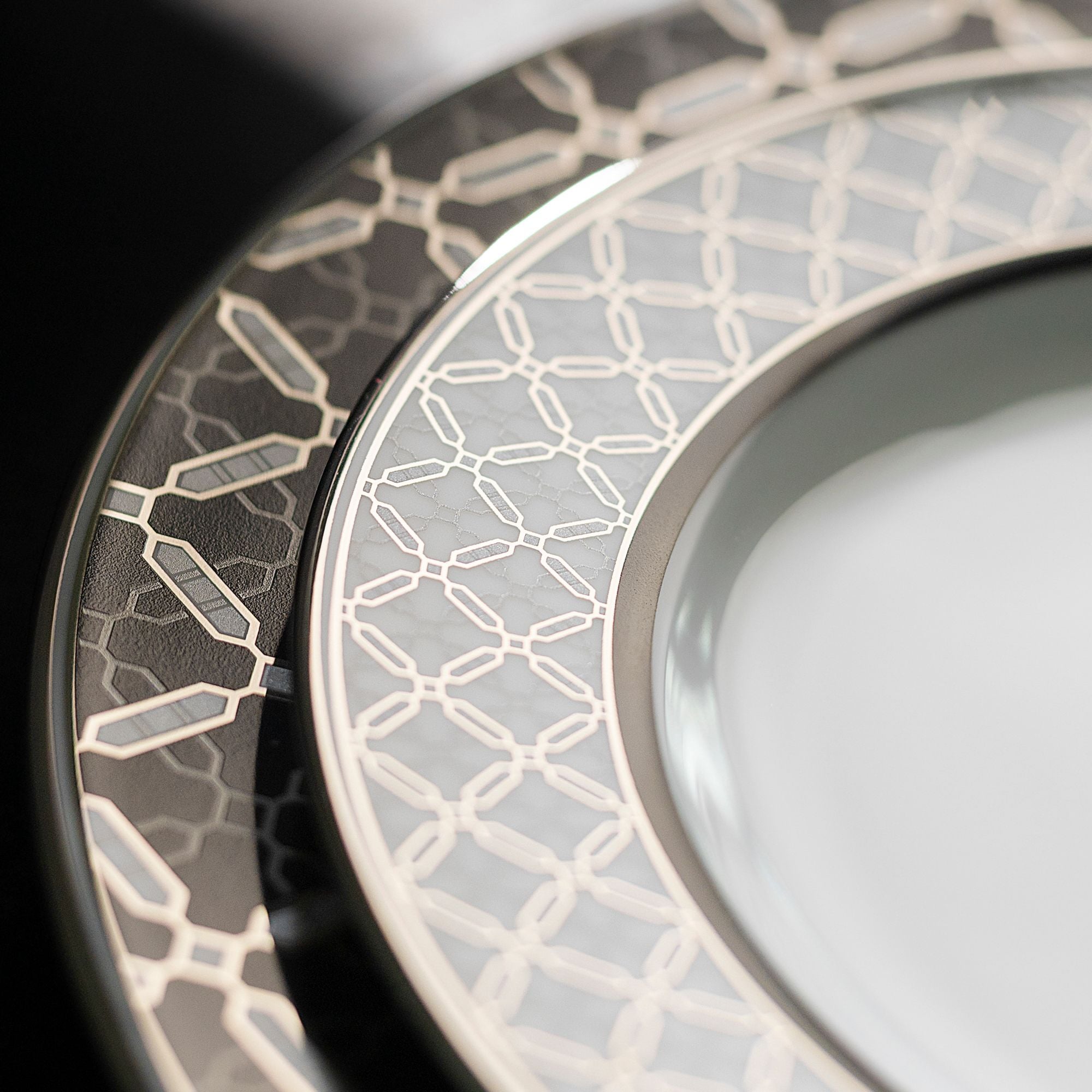 Vì Sao Lớp Men Gốm Sứ Cao Cấp Khó Trầy Xước, Khó Bị Ố? 5 Vì Sao Lớp Men Gốm Sứ Cao Cấp Khó Trầy Xước, Khó Bị Ố?