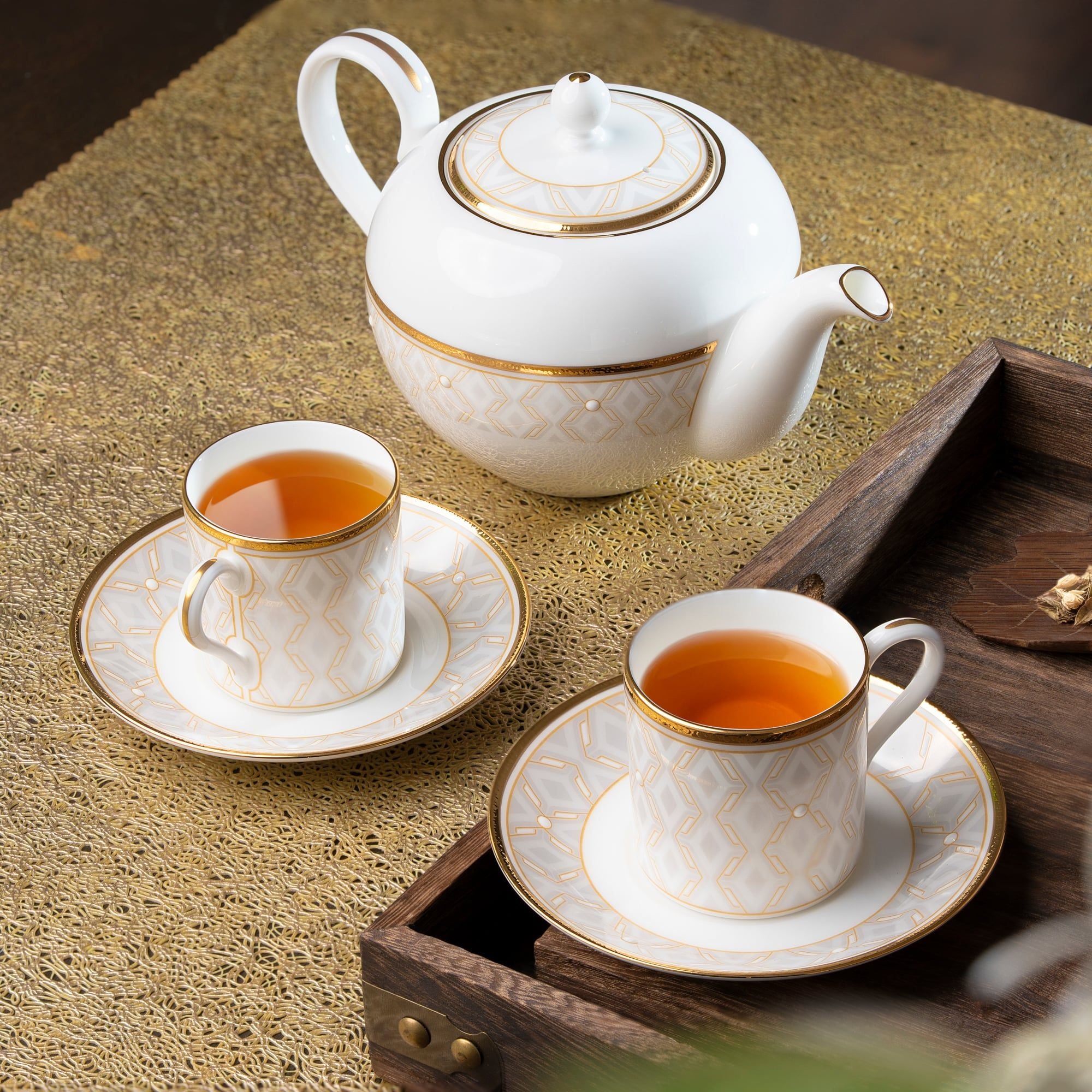 Cách bảo quản sứ xương (bone china) dùng lâu không xỉn, luôn trắng đẹp