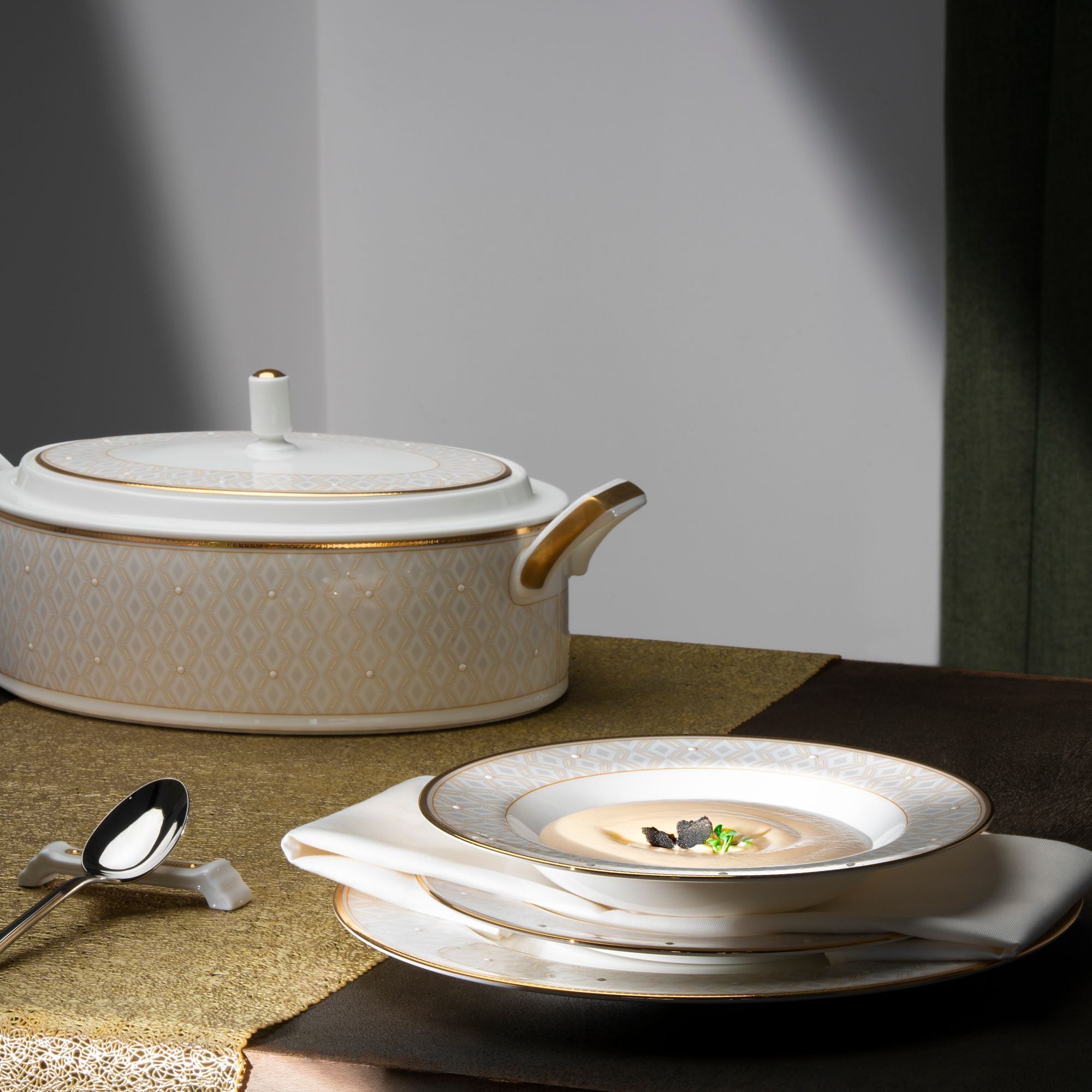 Hướng dẫn xử lý mùi thực phẩm bám vào bát đĩa gốm sứ hiệu quả tại nhà 4 Hướng dẫn xử lý mùi thực phẩm bám vào bát đĩa gốm sứ hiệu quả tại nhà