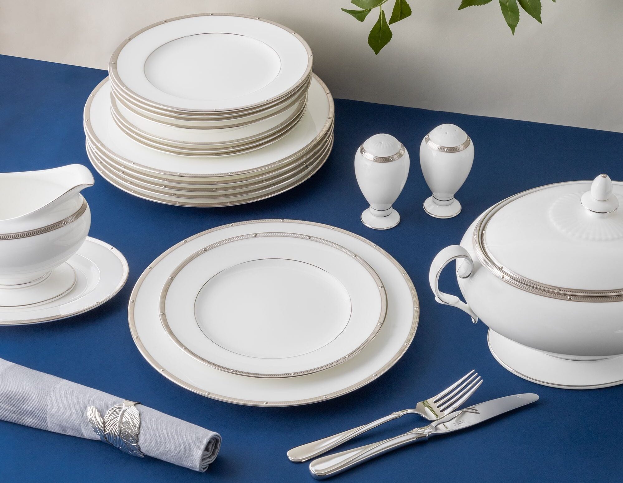 Có phải gốm sứ càng trắng càng tốt không?