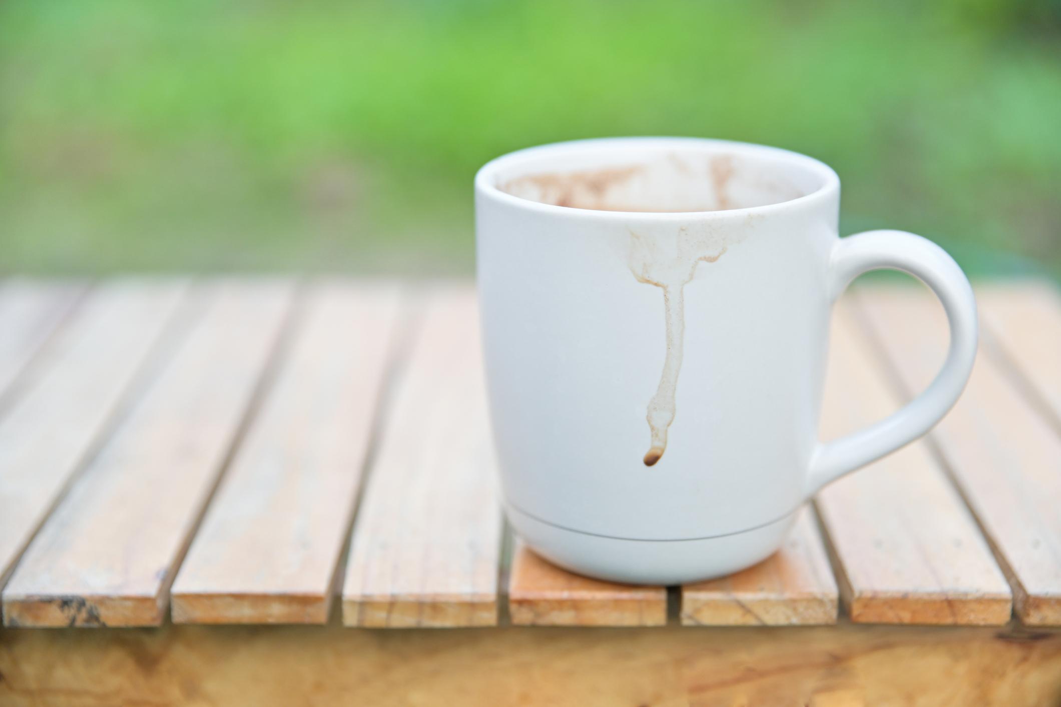 Dấu hiệu nhận biết đồ gốm sứ kém chất lượng – Đừng để “đẹp mã” đánh lừa bạn 5 Dấu hiệu nhận biết đồ gốm sứ kém chất lượng – Đừng để “đẹp mã” đánh lừa bạn