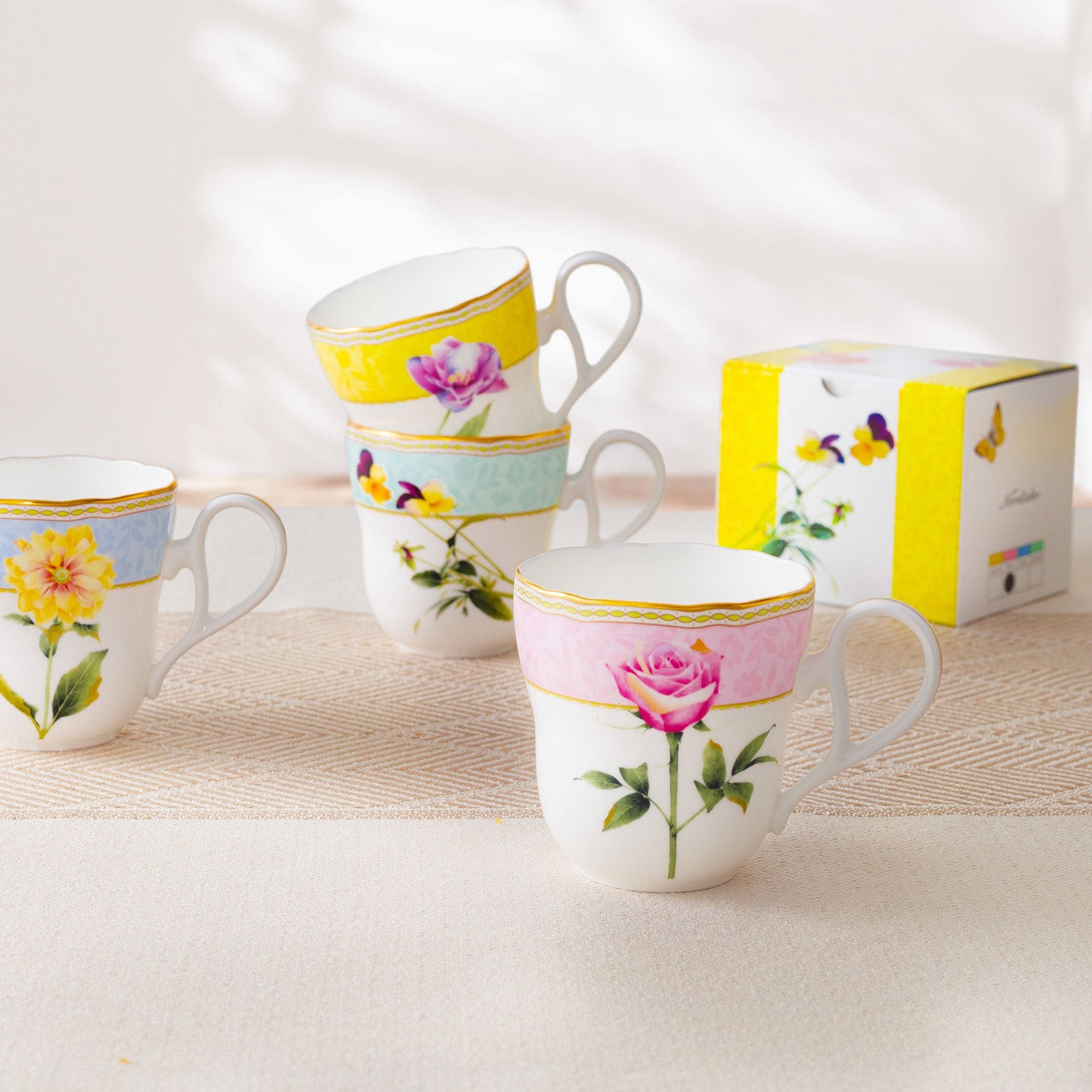 Những món đồ gốm sứ cao cấp nên có trong mỗi gia đình