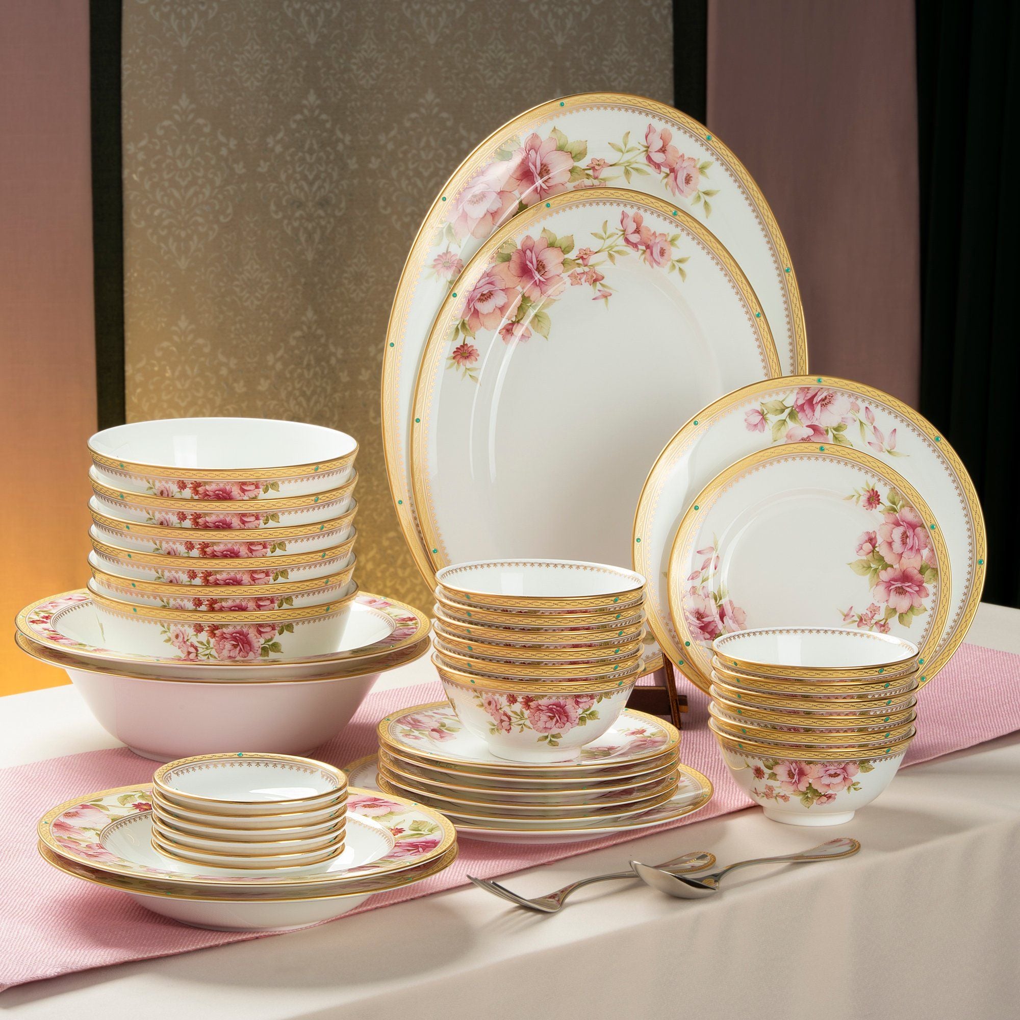 Set bàn ăn với gốm sứ cao cấp đẹp hơn bạn nghĩ 3 Set bàn ăn với gốm sứ cao cấp đẹp hơn bạn nghĩ