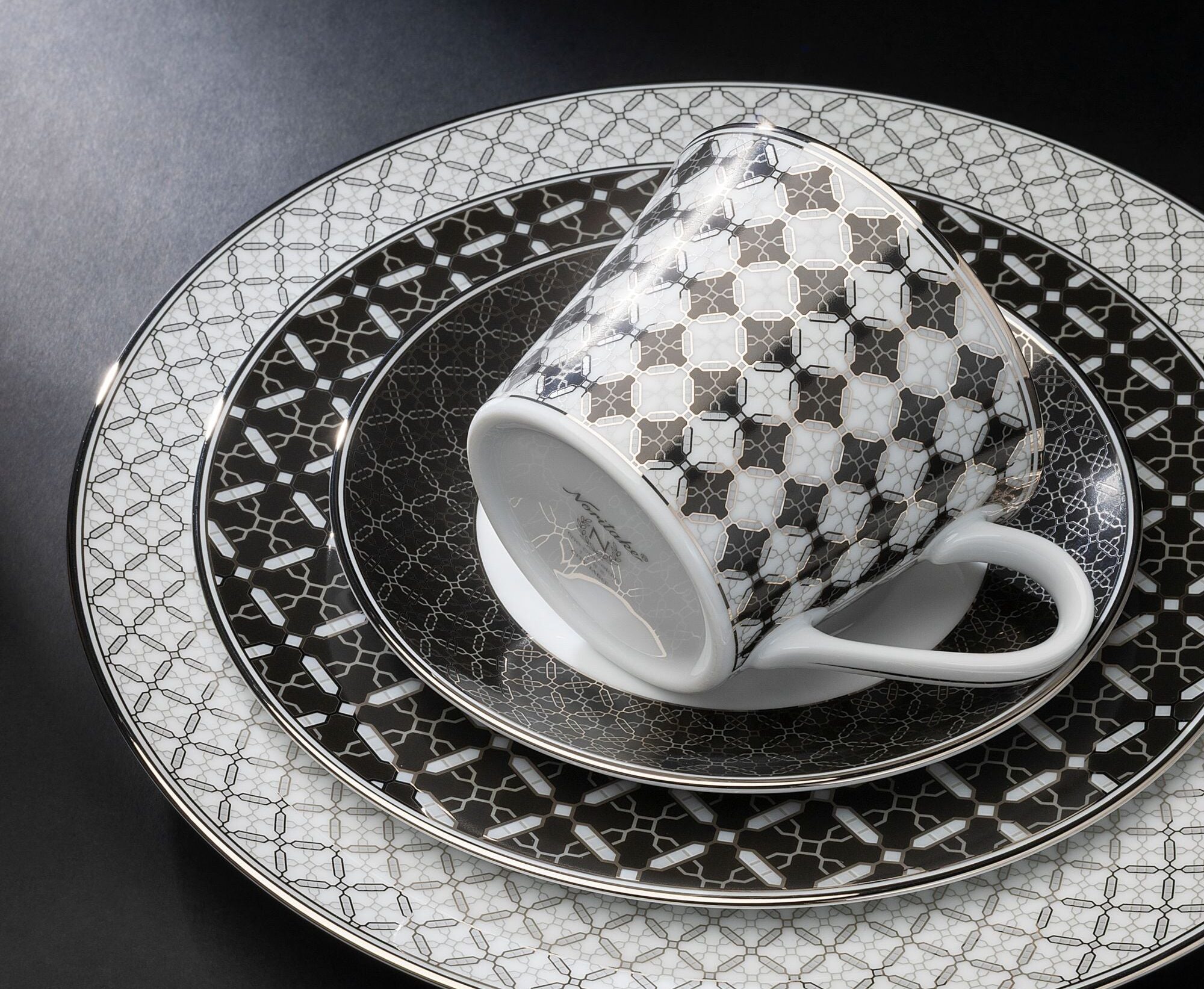 BST City Table của Noritake – Nghệ thuật thị giác trên bàn tiệc hiện đại