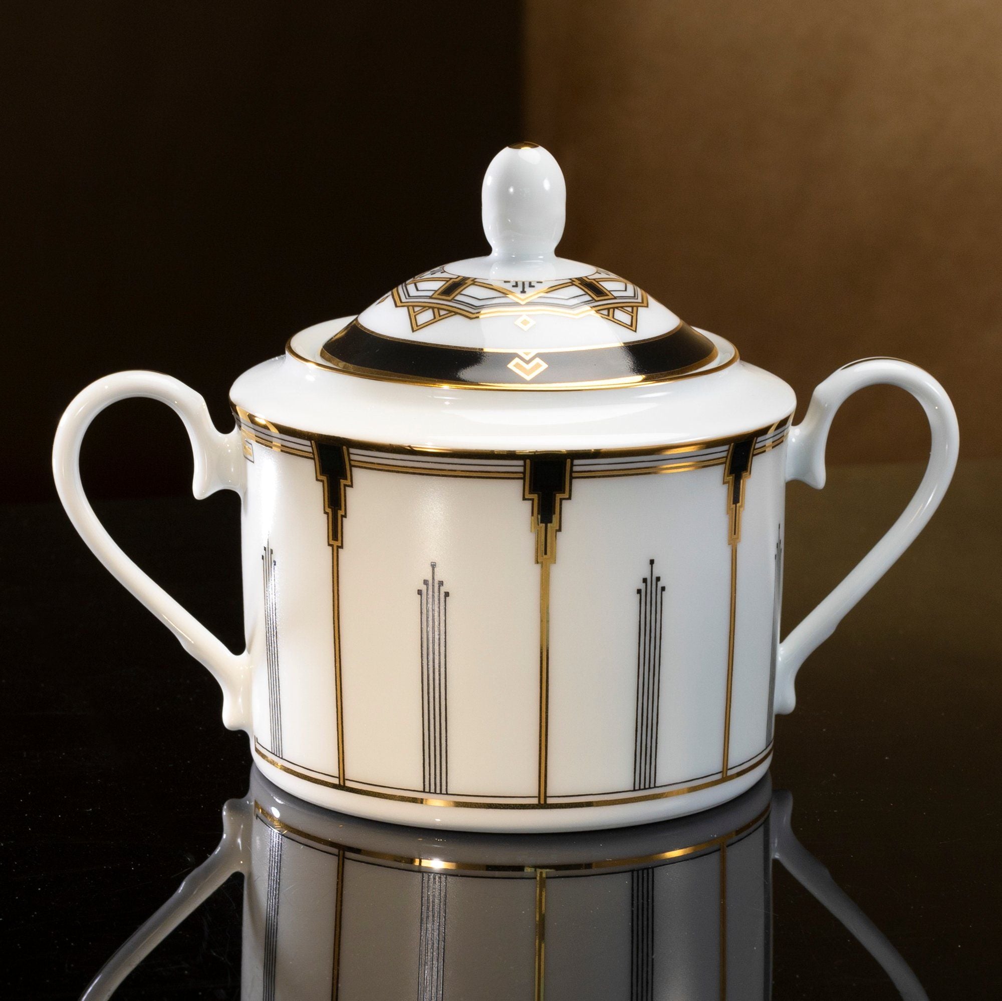 Ý nghĩa BST Empire Gold Noritake – Khi nghệ thuật lên bàn tiệc 4 Ý nghĩa BST Empire Gold Noritake – Khi nghệ thuật lên bàn tiệc